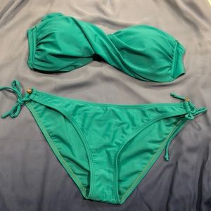 2-piece Green Bandaeu Swimsuit Bikini